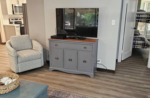 Altaville Cabin | Cozy 4-bedroom cabin with AC and WiFi in charming Arnold