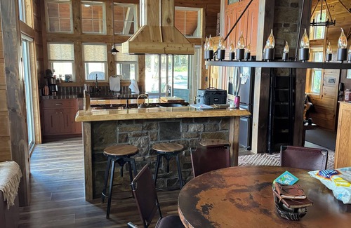 L'Anse Cabin | Cozy 4-bedroom cabin with WiFi, AC on Lake Superior.