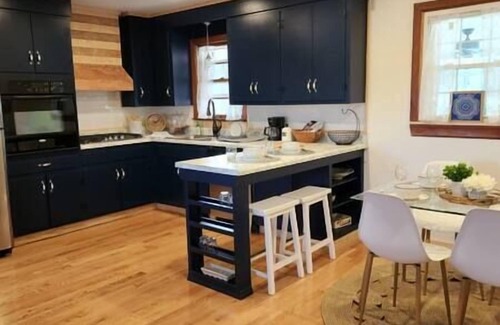 Hamptonville House | Cozy 4 Bedroom Cottage on Historic 120 acre Farm