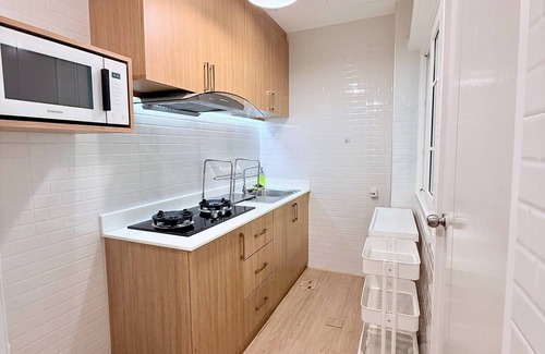 Nong Prue House | Cozy 4-Bedroom Getaway — Secure & Convenient Location