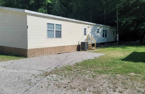 Sod House | Cozy 4-bedroom Hobet House less than 1 mile to Ivy Branch Trailhead.