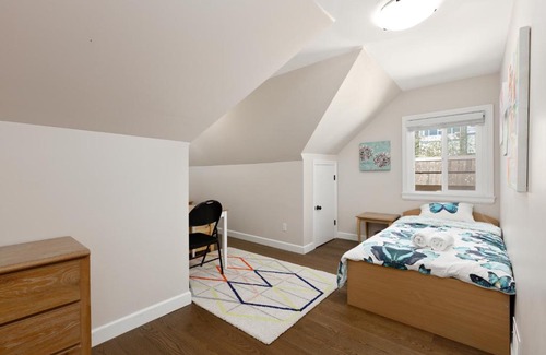 Dunbar House | Cozy 4-bedroom home in Vancouver