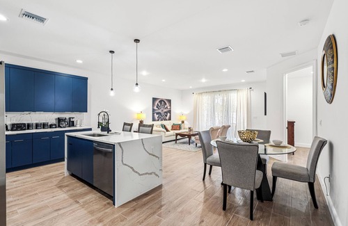 Lake Worth House | Cozy 4-bedroom home with AC and WiFi and more in delightful city of Greenacres