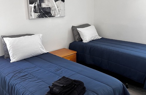 Los Angeles House | Cozy 4-bedroom house with WiFi, AC in amazing Los Angeles