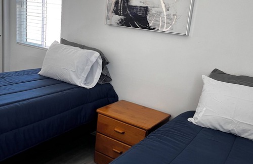 Los Angeles House | Cozy 4-bedroom house with WiFi, AC in amazing Los Angeles
