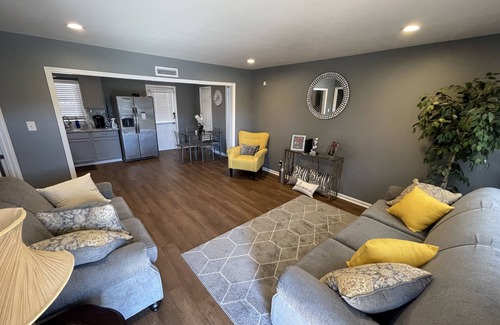 Albany House | Cozy 4 bedroom House 2.5 bath