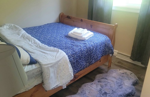 Dartmouth House | Cozy 4 Bedroom House for 8 people