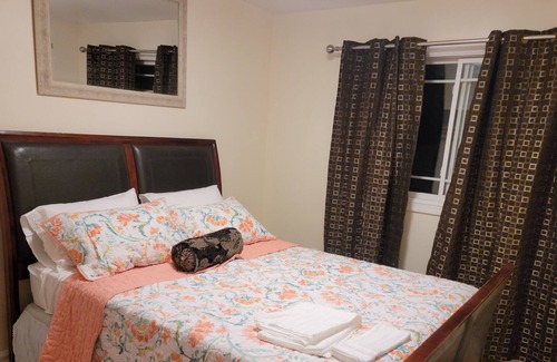 Dartmouth House | Cozy 4 Bedroom House for 8 people