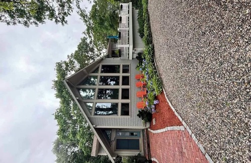 Summersea House | Cozy 4-bedroom house in enchanting New Seabury with access to water
