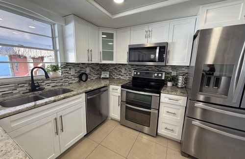 Bearss Plaza House | Cozy 4-bedroom House w/Pool, Tikihood, clean ambient, nice place near Airport!