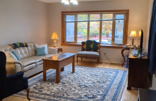 Houston House | Cozy 4 bedroom relax atmosphere enjoy beauty of bluff country driftless region