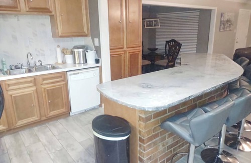 Pascagoula House | Cozy 4 bedroom sleeps 9 comfortably