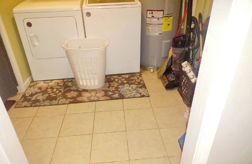 Pascagoula House | Cozy 4 bedroom sleeps 9 comfortably