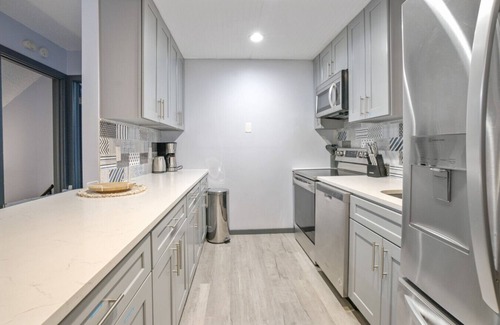 East Stroudsburg House | Cozy 4-bedroom lodge in beautiful East Stroudsburg with fitness room, WiFi