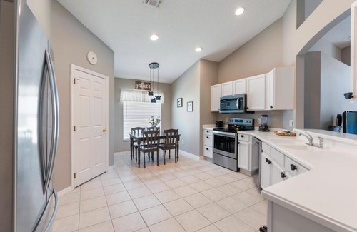 West Haven House | Cozy 4 Bedrooms Next to DisneyPrivate Pool