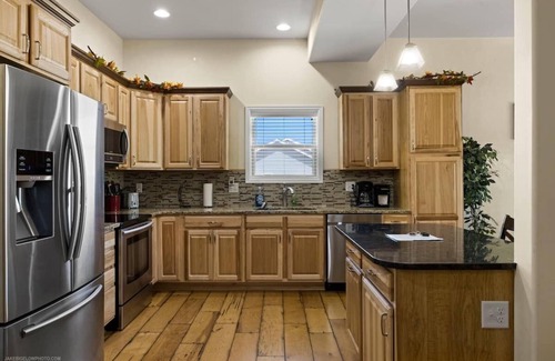 Casper House | Cozy 4 BR/4BA Home w/Amazing Mtn Views!