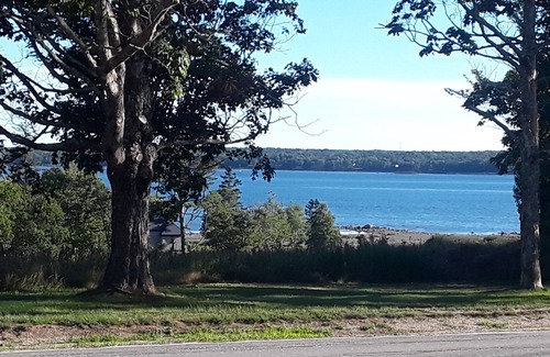 Sedgwick House | Cozy 4 BR Cape Cod with Water View of Eggemoggin Reach