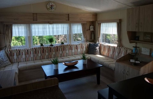 Ouwerkerk House | Cozy 4-person mobile home in Ouwerkerk within walking distance of the Eastern Scheldt