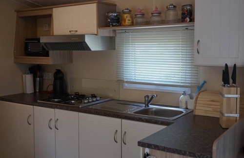 Ouwerkerk House | Cozy 4-person mobile home in Ouwerkerk within walking distance of the Eastern Scheldt