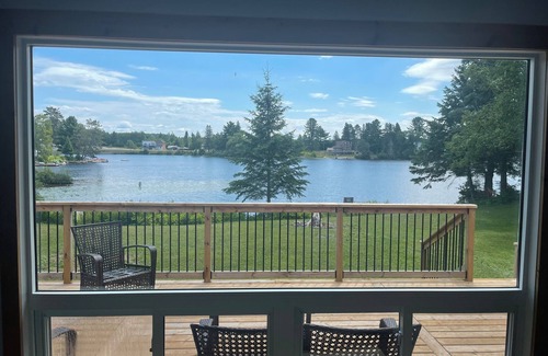 Perry House | Cozy 4 season Cottage on prestine water