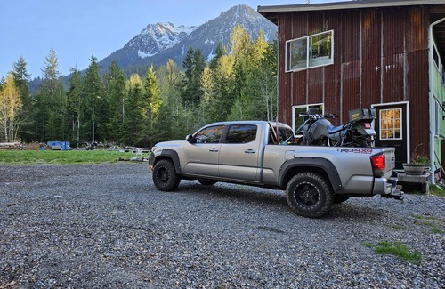 Darrington Cabin | Cozy 40 Acre Homestead Cabin w/360 Views + Soaker Tub!