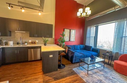 Near South Side Apartment | Cozy 420-Friendly 3BR Modern Home with Optional Parking Near McCormick Place, Museum Campus and Soldier Field
