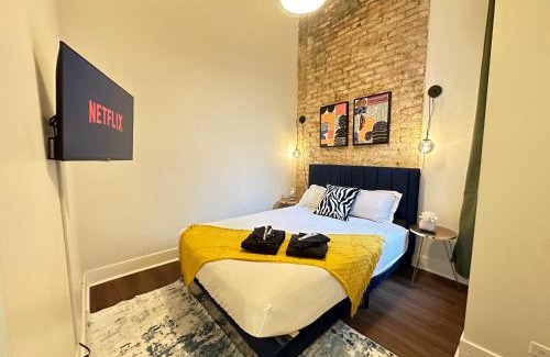 Near South Side Apartment | Cozy 420-Friendly 3BR Modern Home with Optional Parking Near McCormick Place, Museum Campus and Soldier Field