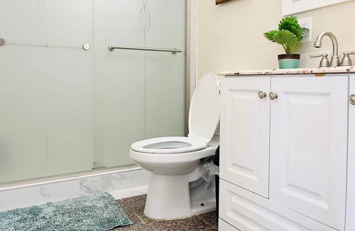 Union City House | Cozy 4B2B house central area W/D parking