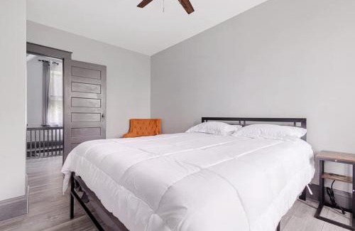 Niagara Falls House | Cozy 4BR 1BA close to the Falls