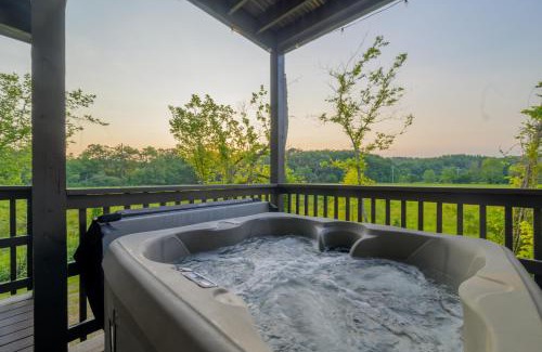 Gatlinburg - Pigeon Forge House | Cozy 4BR Cabin, Near Dollywood&Water Park, Game Room, Hottub, Fire Pit
