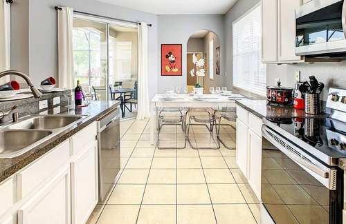 Trafalgar Village House | Cozy 4BR Family Home Private Pool BBQ Gaming Room!