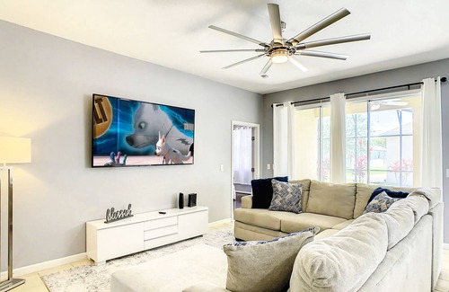 Trafalgar Village House | Cozy 4BR Family Home Private Pool BBQ Gaming Room!