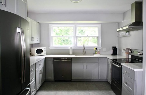 Saratoga Springs House | Cozy 4BR home, walk to track/downtown, private yard w/patio
