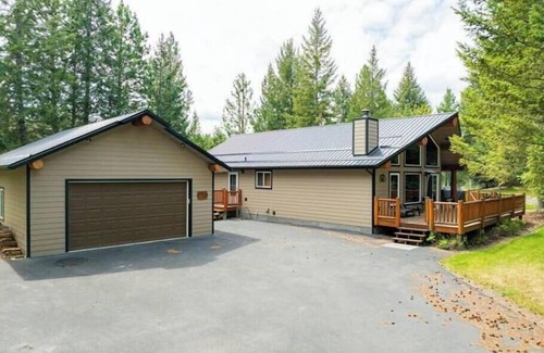 Rexford Cabin | Cozy 5-Bedroom Lake House in Montana