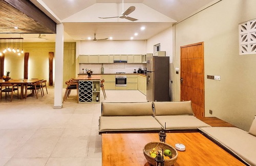 Kampot House | Cozy 5 bedrooms pool Villa in Kampot