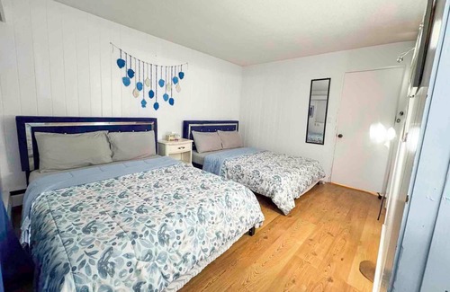 Langley Other | Cozy 5BR Farmhouse w/Pool, Hot Tub, Sauna & More!