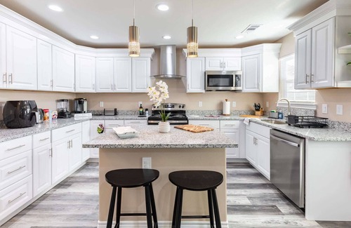 Waxahachie House | Cozy 5BR Getaway | BBQ, Games & Near Attractions