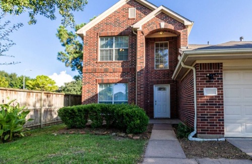 Cypress House | Cozy 5BR Retreat | Huge Yard & Relaxing Vibes