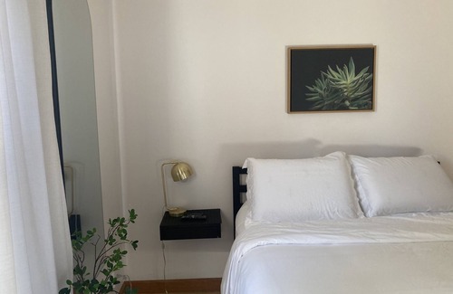 Shiloh House | Cozy 5Star Guest House Near Biltmore Estate.