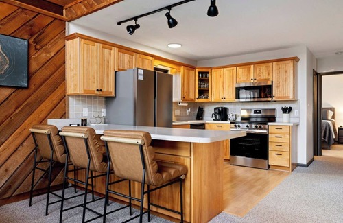 Pedlars Edge Cabin | Cozy 6-bedroom cabin in Wintergreen Resort