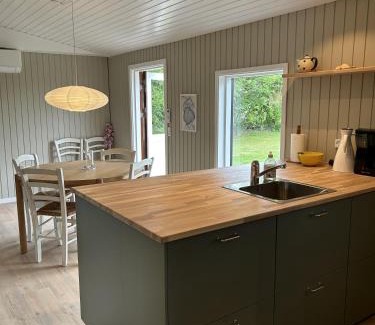 Juelsminde House | Cozy 6 person holiday home in Juelsminde - 5 minutes walk to the beach