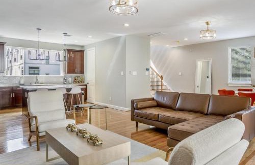 Riverside Terrace House | Cozy 6BR Home near MedCtr, NRG Stadium, with Fast Wi-Fi