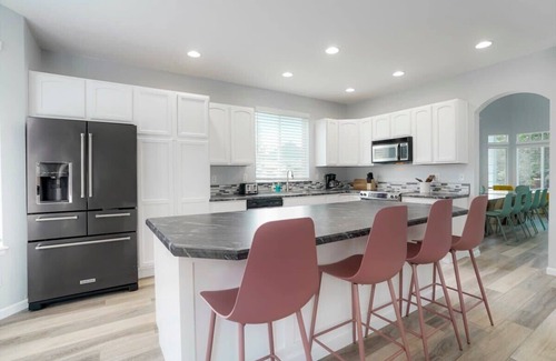 North Central Westminster House | Cozy 6BR Home w/Games & Outdoor Space! Near DT!