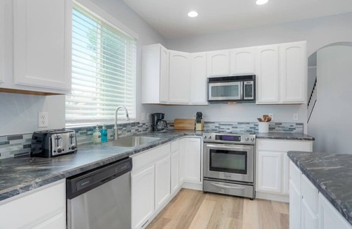North Central Westminster House | Cozy 6BR Home w/Games & Outdoor Space! Near DT!
