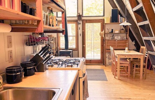 New Kingston House | Cozy A-Frame Cabin | Summer Vibes & Pondside Relaxation in the Catskills