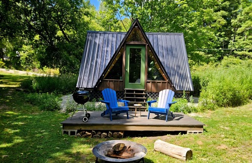 Keene Cabin | Cozy A-frame cabin surrounded by trees in Keene
