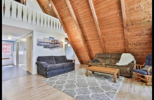 Locke Lake Colony House | Cozy A-frame. Walk to lake. Skiing, snowmobiling, ice fishing. Gunstock Mtn.