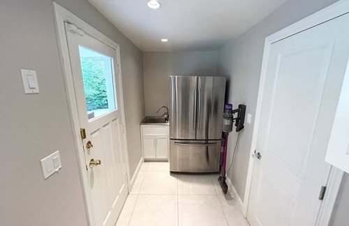 West Vancouver House | Cozy abode, lovely and bright