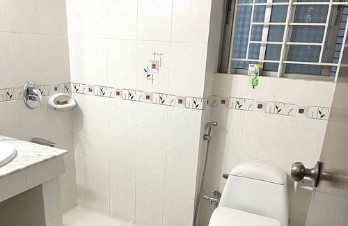 Dhaka Apartment | Cozy AC En-suite Bedroom in Dhanmondi Lakeside