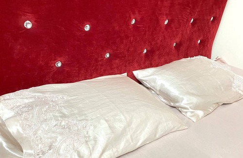 Dhaka Apartment | Cozy AC En-suite Bedroom in Dhanmondi Lakeside